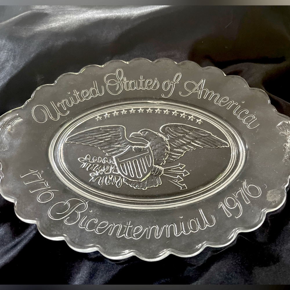 Vintage Avon Bicentennial Collectors Clear Oval Plate